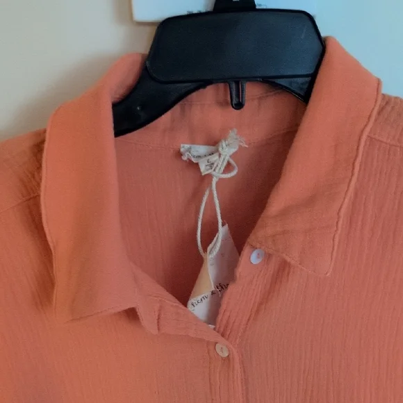 Hem & Thread Women's Gauze Button Down - Picture 4 of 6